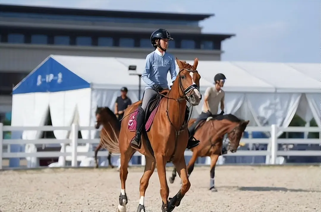 作为即将参, 米的比赛将